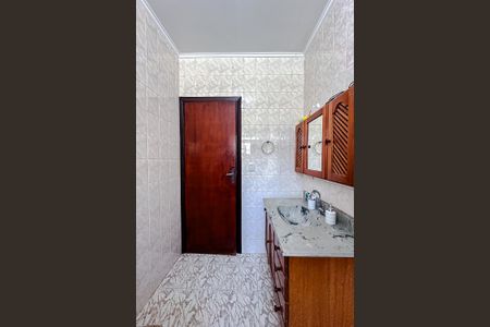 Casa à venda com 209m², 5 quartos e 2 vagas Casa à venda com 209m², 5 quartos e 2 vagasBanheiro Social