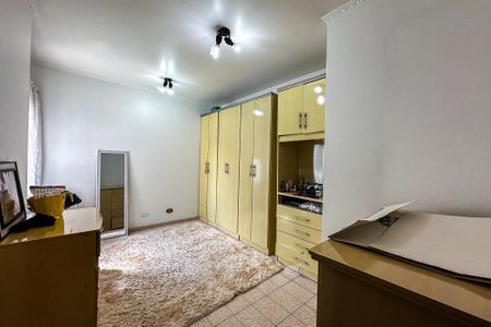 Casa à venda com 209m², 5 quartos e 2 vagas Casa à venda com 209m², 5 quartos e 2 vagasQuarto 2