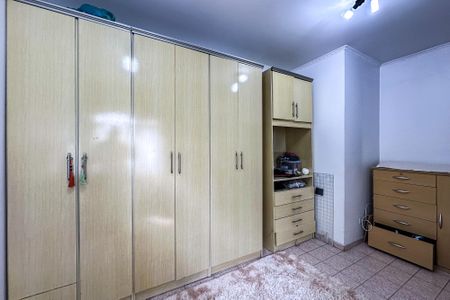 Casa à venda com 209m², 5 quartos e 2 vagas Casa à venda com 209m², 5 quartos e 2 vagasQuarto 2