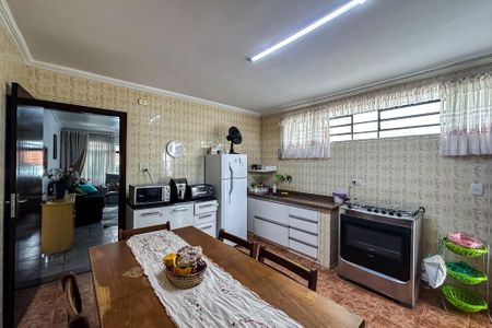 Casa à venda com 209m², 5 quartos e 2 vagas Casa à venda com 209m², 5 quartos e 2 vagasCozinha