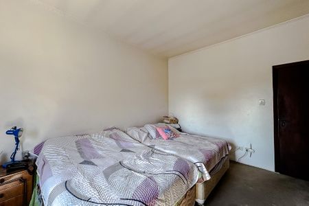 Casa à venda com 209m², 5 quartos e 2 vagas Casa à venda com 209m², 5 quartos e 2 vagasSuíte