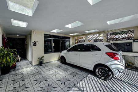 Casa à venda com 209m², 5 quartos e 2 vagas Casa à venda com 209m², 5 quartos e 2 vagasGaragem