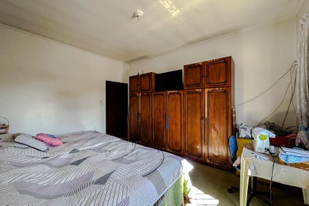 Casa à venda com 209m², 5 quartos e 2 vagas Casa à venda com 209m², 5 quartos e 2 vagasSuíte