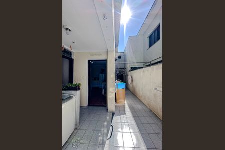 Casa à venda com 209m², 5 quartos e 2 vagas Casa à venda com 209m², 5 quartos e 2 vagasÁrea de Serviço