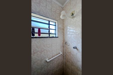 Casa à venda com 209m², 5 quartos e 2 vagas Casa à venda com 209m², 5 quartos e 2 vagasBanheiro Social