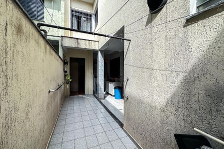 Casa à venda com 209m², 5 quartos e 2 vagas Casa à venda com 209m², 5 quartos e 2 vagasQuintal