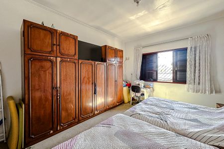 Casa à venda com 209m², 5 quartos e 2 vagas Casa à venda com 209m², 5 quartos e 2 vagasSuíte