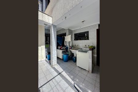 Casa à venda com 209m², 5 quartos e 2 vagas Casa à venda com 209m², 5 quartos e 2 vagasÁrea de Serviço