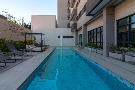 Apartamento à venda com 26m², 1 quarto e sem vagaÁrea comum - Piscina