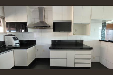 Casa para alugar com 140m², 3 quartos e sem vaga Casa para alugar com 140m², 3 quartos e sem vagaCozinha - Armários