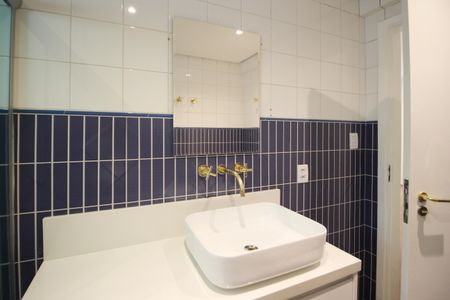 Apartamento à venda com 120m², 2 quartos e 1 vaga Apartamento à venda com 120m², 2 quartos e 1 vagaBanheiro da Suíte