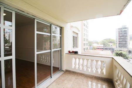 Apartamento à venda com 120m², 2 quartos e 1 vaga Apartamento à venda com 120m², 2 quartos e 1 vagaVaranda