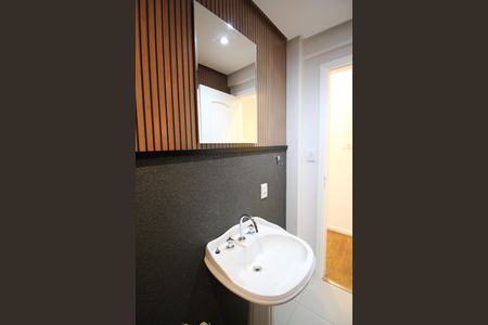 Apartamento à venda com 120m², 2 quartos e 1 vaga Apartamento à venda com 120m², 2 quartos e 1 vagaBanheiro