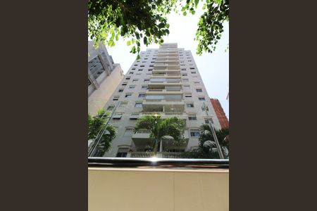 Apartamento à venda com 120m², 2 quartos e 1 vaga Apartamento à venda com 120m², 2 quartos e 1 vagaFachada