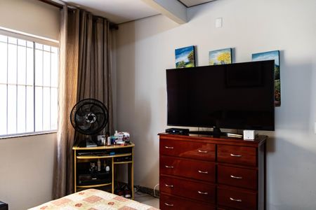 Casa à venda com 320m², 7 quartos e 4 vagas Casa à venda com 320m², 7 quartos e 4 vagasQuarto 3