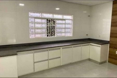 Casa para alugar com 2 quartos, 88m² em São Paulo, Belo Horizonte