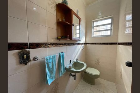 Casa à venda com 349m², 5 quartos e 4 vagasBanheiro 1