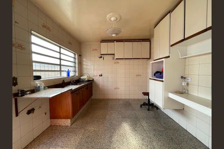 Casa à venda com 349m², 5 quartos e 4 vagasCozinha