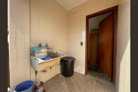 Casa à venda com 349m², 5 quartos e 4 vagasÁrea de Serviço