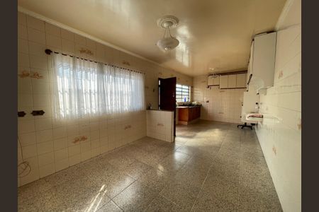 Casa à venda com 349m², 5 quartos e 4 vagasCozinha