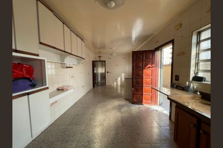 Casa à venda com 349m², 5 quartos e 4 vagasCozinha