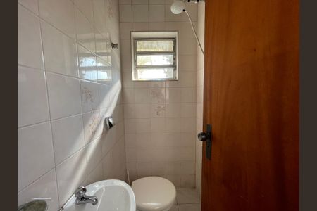 Casa à venda com 349m², 5 quartos e 4 vagasBanheiro do quarto 5