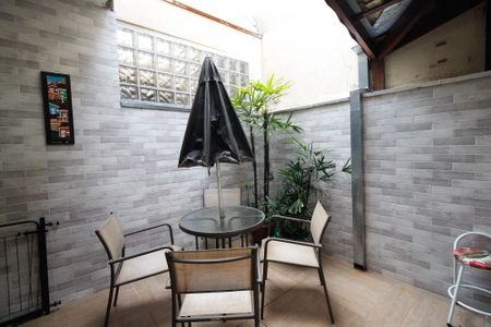 Casa de condomínio à venda com 83m², 2 quartos e 2 vagas Casa de condomínio à venda com 83m², 2 quartos e 2 vagasChurrasqueira