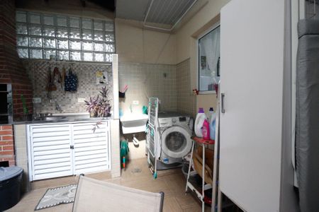 Casa de condomínio à venda com 83m², 2 quartos e 2 vagas Casa de condomínio à venda com 83m², 2 quartos e 2 vagasÁrea de serviço