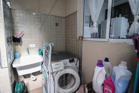 Casa de condomínio à venda com 83m², 2 quartos e 2 vagas Casa de condomínio à venda com 83m², 2 quartos e 2 vagasÁrea de serviço