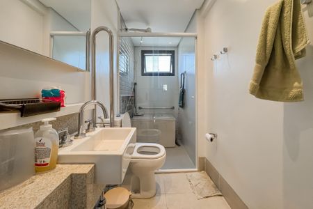 Apartamento à venda com 111m², 2 quartos e 1 vaga Apartamento à venda com 111m², 2 quartos e 1 vagaBanheiro da Suíte