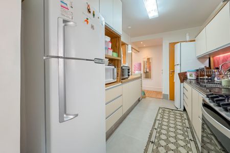 Apartamento à venda com 111m², 2 quartos e 1 vaga Apartamento à venda com 111m², 2 quartos e 1 vagaCozinha