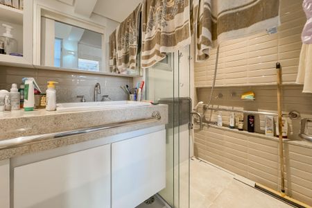 Apartamento à venda com 111m², 2 quartos e 1 vaga Apartamento à venda com 111m², 2 quartos e 1 vagaBanheiro Social