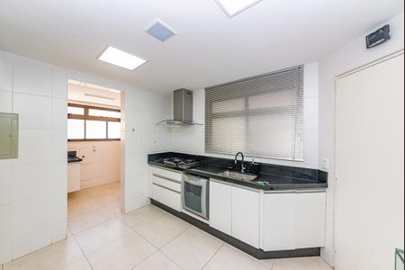 Apartamento para alugar com 120m², 3 quartos e 3 vagasCozinha