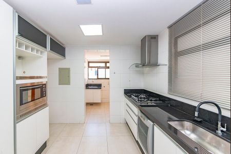 Apartamento para alugar com 120m², 3 quartos e 3 vagasCozinha