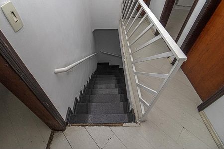 Casa à venda com 125m², 3 quartos e 2 vagasEscada