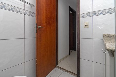 Casa à venda com 125m², 3 quartos e 2 vagasBanheiro Social