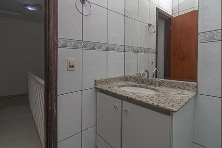 Casa à venda com 125m², 3 quartos e 2 vagasBanheiro Social