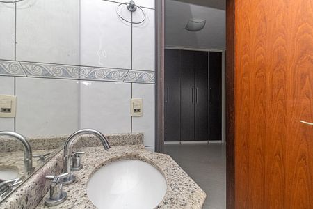 Casa à venda com 125m², 3 quartos e 2 vagasBanheiro da Suíte 