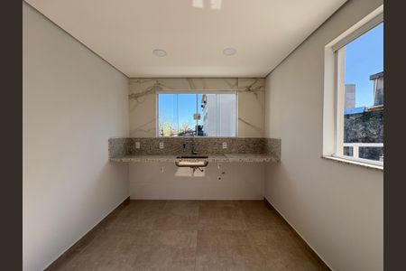 Casa à venda com 300m², 3 quartos e 7 vagasCozinha cobertura