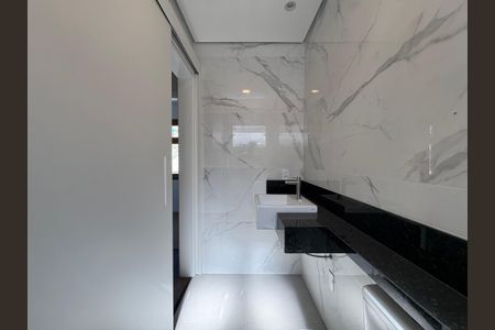 Casa à venda com 300m², 3 quartos e 7 vagasBanheiro da Suíte