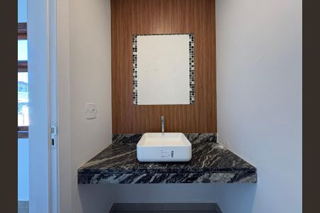 Casa à venda com 300m², 3 quartos e 7 vagasLavabo