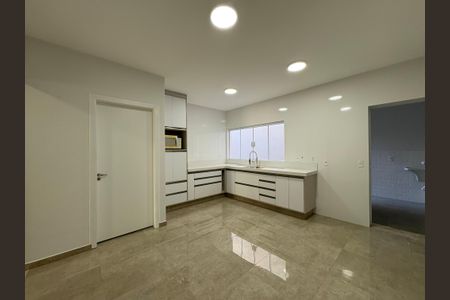 Casa à venda com 300m², 3 quartos e 7 vagasCozinha