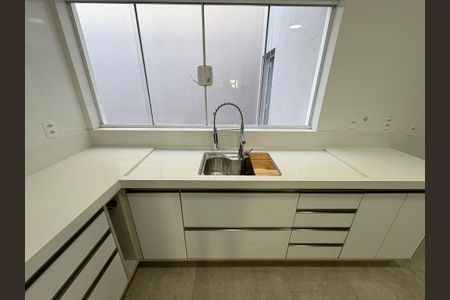 Casa à venda com 300m², 3 quartos e 7 vagasCozinha