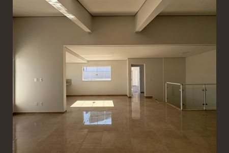 Casa à venda com 300m², 3 quartos e 7 vagasCobertura