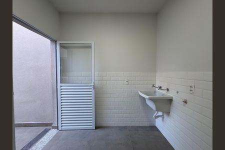 Casa à venda com 300m², 3 quartos e 7 vagasLavanderia