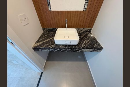 Casa à venda com 300m², 3 quartos e 7 vagasLavabo