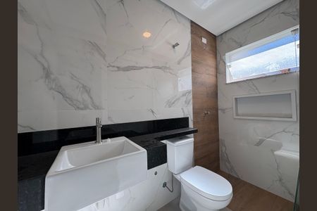 Casa à venda com 300m², 3 quartos e 7 vagasBanheiro da Suíte