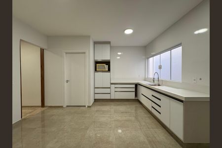 Casa à venda com 300m², 3 quartos e 7 vagasCozinha