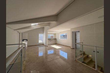 Casa à venda com 300m², 3 quartos e 7 vagasCobertura