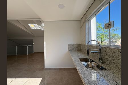 Casa à venda com 300m², 3 quartos e 7 vagasCozinha cobertura